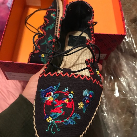 Tory Burch lace up espadrilles - Picture 3 of 5